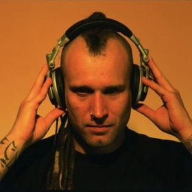 DJ Tráva patřil mezi průkopníky české taneční scény po roce 1989.