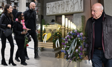 Zdrcený Felix Slováček, Tonya Graves skrývala slzy za brýlemi: Pohřeb Jana Šatry plný hudebních legend 