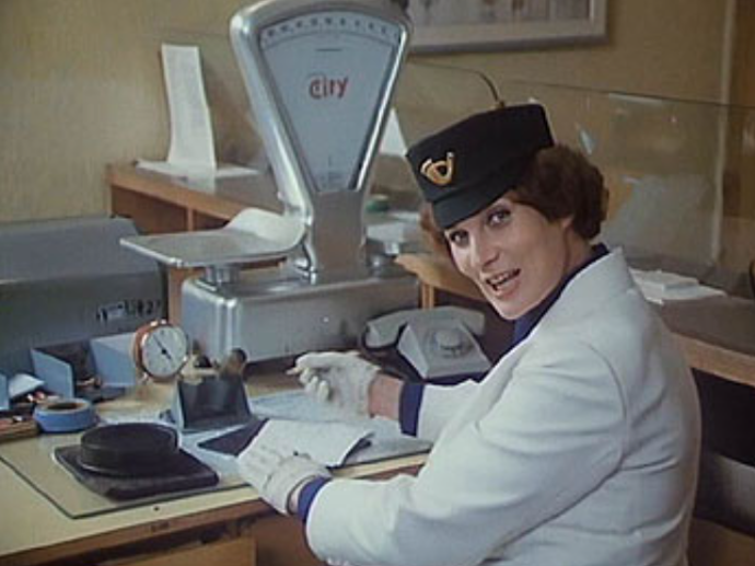 I když se dožila jen 37 let, zanechala za sebou spoustu nezapomenutelných rolí. Třeba v muzikálové komedii Trhák, kterou si můžete pustit na iVysílání České televize,...