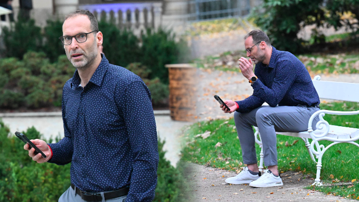 Sešlý Petr Čech byl na akci Forbesu duchem mimo: Večer trávil u videohovoru