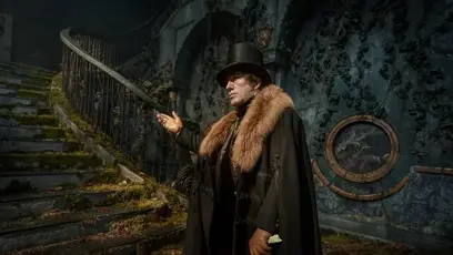 FOTO: Christoph Waltz ve filmu Frankenstein od Guillerma del Tora.