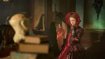 FOTO: Mia Goth ve filmu Frankenstein od Guillerma del Tora.