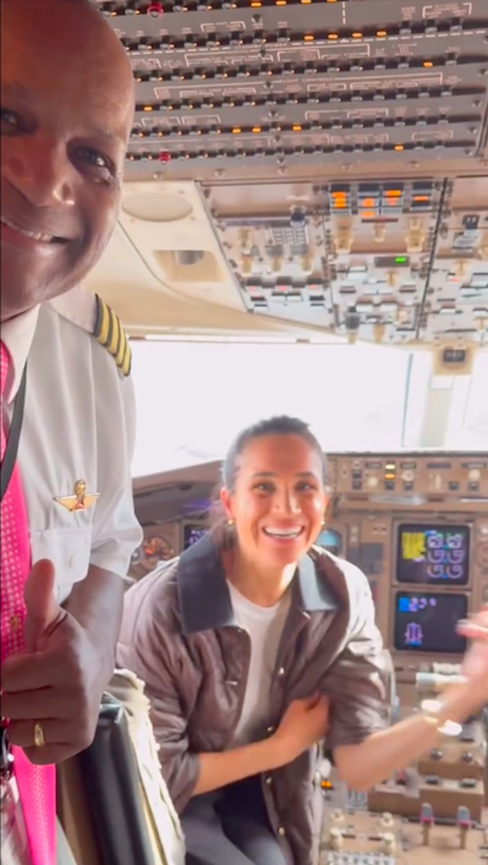 Na pracovní cestě ve Washingtonu ukázala zajímavé zavazadlo.
