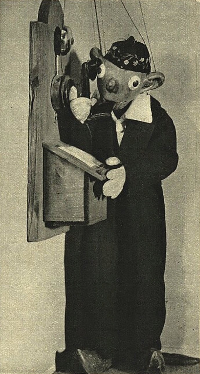 Takto vypadal Spejbl v prvním zvukovém filmu (1931).
