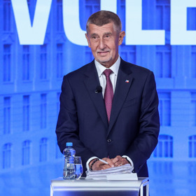 Andrej Babiš v televizní debatě.