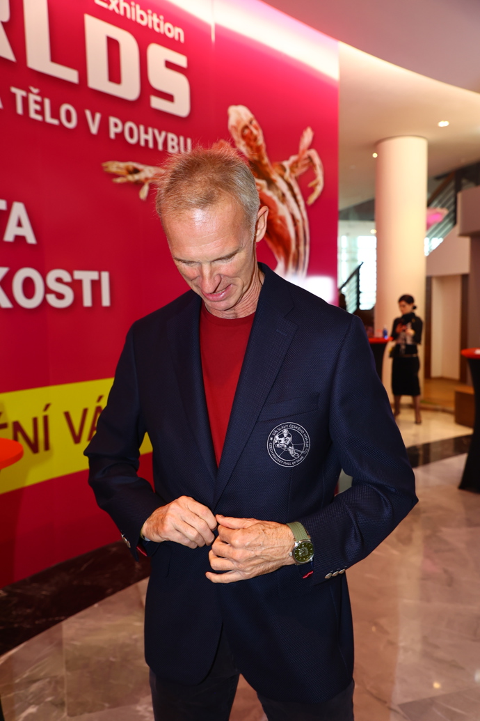 Dominik Hašek ostře kritizuje NHL za přístup k ruským hráčům.
