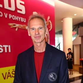 Legendární brankář říká, že NHL má na rukou krev.