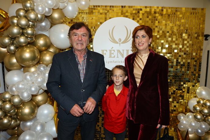 Pavel Trávníček s manželkou Monikou a synem. 