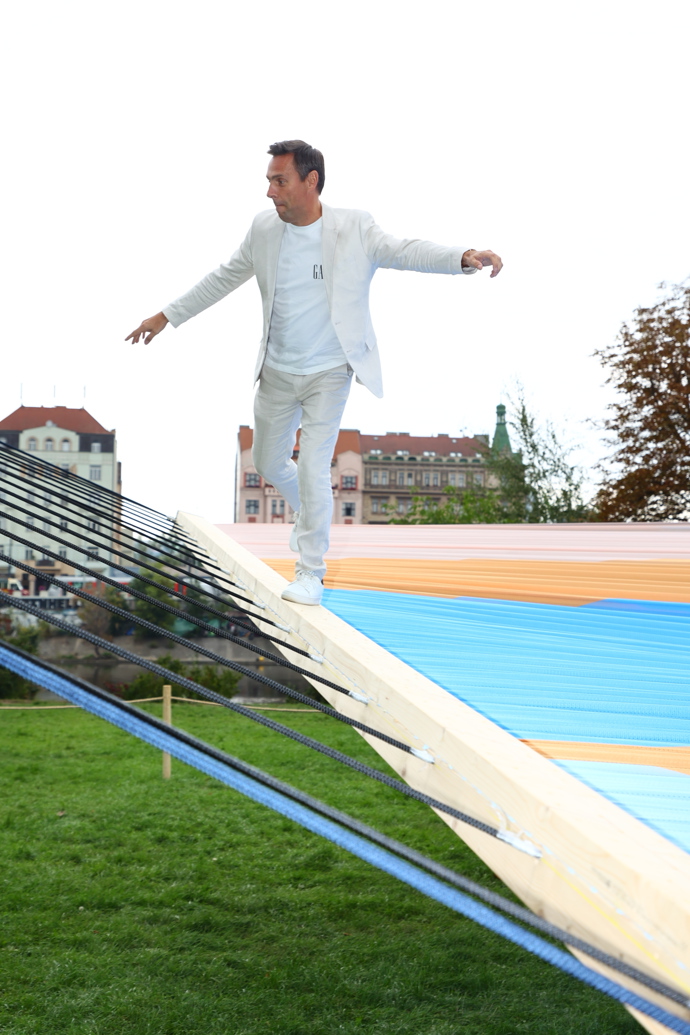 Akrobat Roman Vojtek.