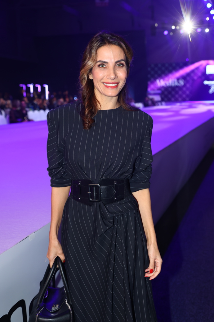 V poslední době také moderátorka změnila svůj účes - vlasy v předních partiích kolem obličeje viditelně zesvětlila melírem. 