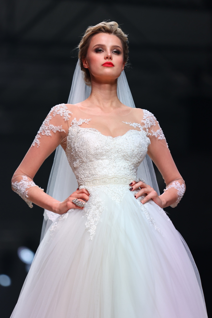 Krystyna Pyszková na přehlídce Osmana Laffity. 