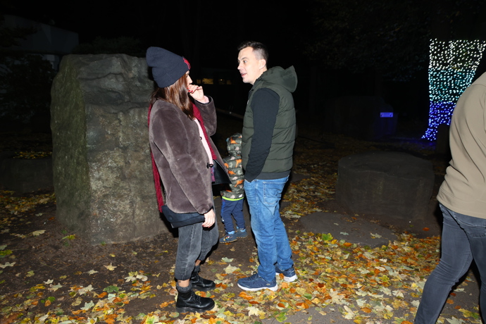 Bára Jánová přišla s doprovodem. 