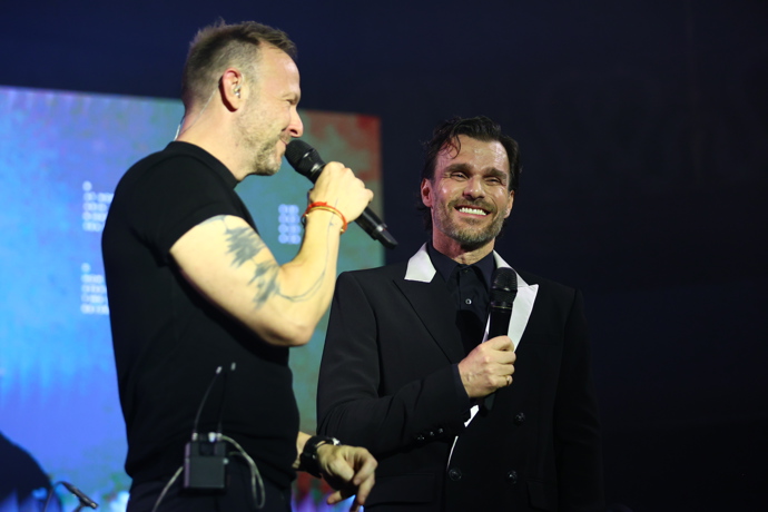 Leoš Mareš na pódiu.