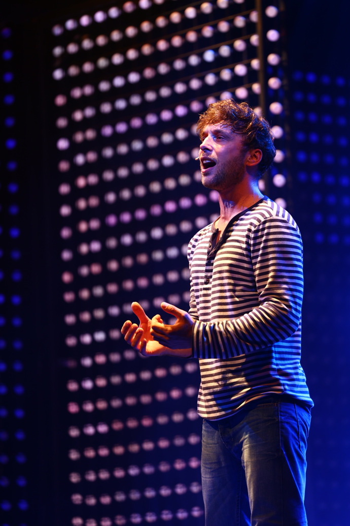 Starší syn Kristián se podle rodičů v divadle našel.