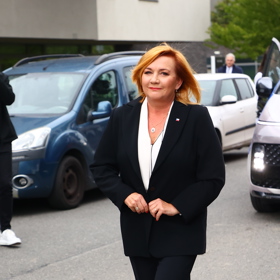 Alena Schillerová s novým účesem.