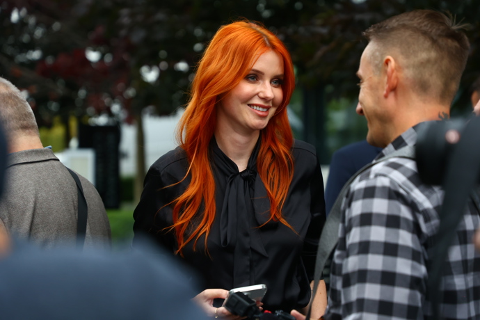 Aneta Zicklerová čekala na příjezd Andreje Babiše.