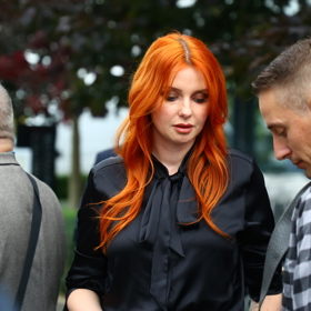 Aneta Zicklerová čekala na příjezd Andreje Babiše.
