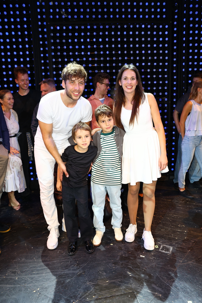 Nyní se na jeviště vrátili i se svými dvěma syny, Kristiánem a Jonášem.