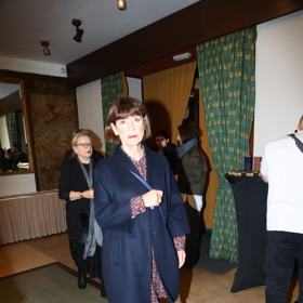 Překvapivě dorazila Andrea Bartošková. 