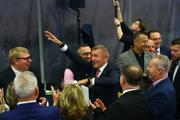 Andrej Babiš radostí bez sebe.