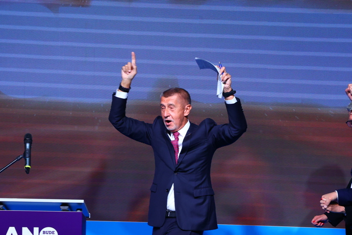 Andrej Babiš nastupoval na italskou hudbu.