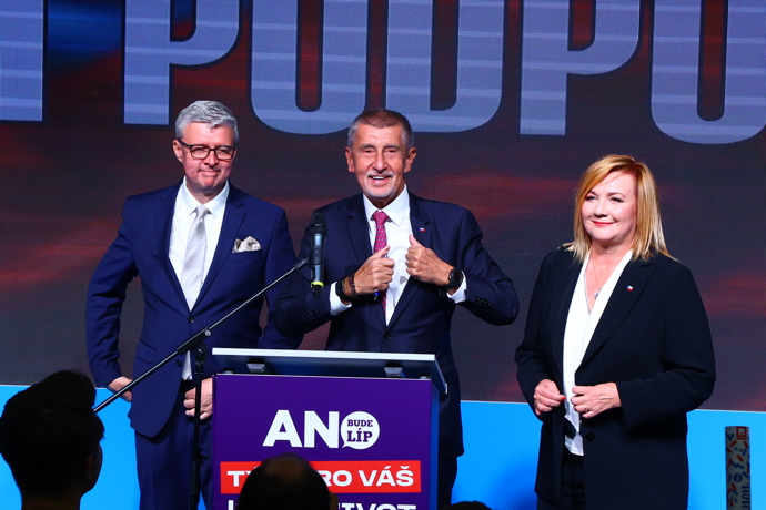 Andrej Babiš s Karlem Havlíčkem a Alenou Schillerovou.
