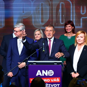 Hnutí ANO slaví.