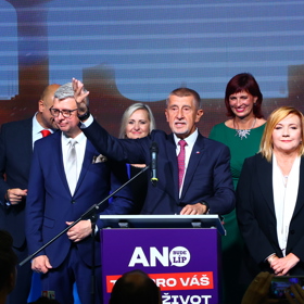 Andrej Babiš po boku Karla Havlíčka a Aleny Schillerové.