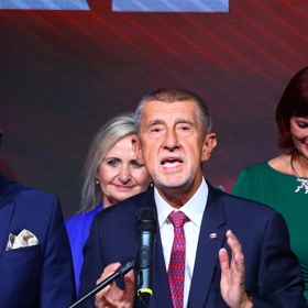 Andrej Babiš během tiskovky.