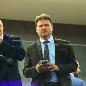 Radek Vondráček ho nadále podporuje.