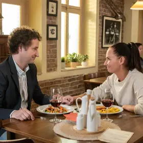 Eddie chce Adrianě konečně říct, co k ní cítí.