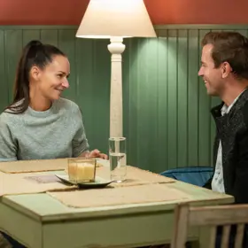 Jenže o Adrianu má zájem také Prokop.