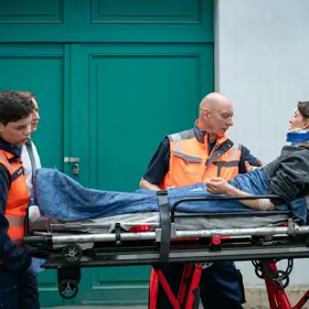 Sára skončí v nemocnici a následně se dozví šokující diagnózu.