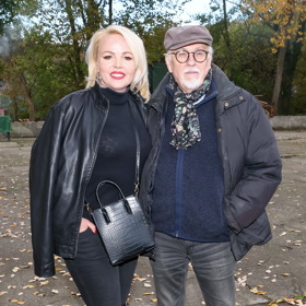 Herec s partnerkou rád vyráží do společnosti a vždy ochotně zapózují fotografům.