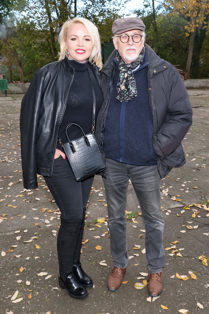 Herec s partnerkou rád vyráží do společnosti a vždy ochotně zapózují fotografům.
