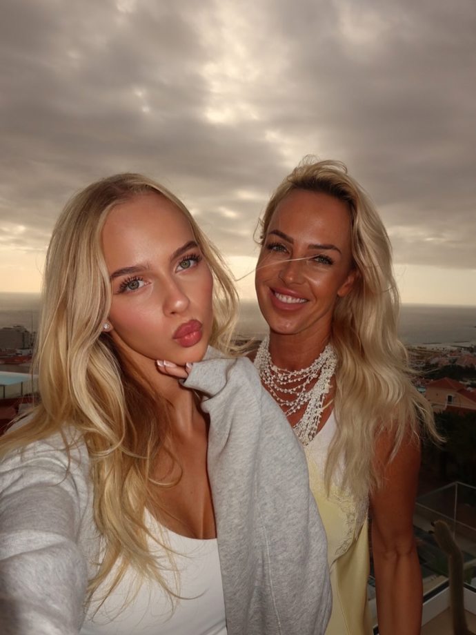 Zuzana Belohorcová s dcerou Salmou.