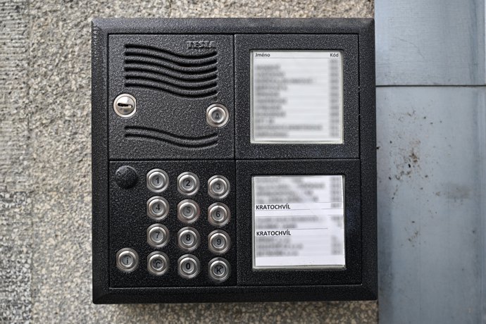 Na zvoncích je dvakrát příjmení Kratochvíl. Že by jen náhoda?