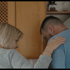 Tomáš Řepka s maminkou.