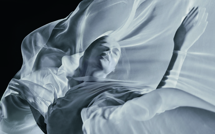 Luisa Ranieri v kalendáři Pirelli.