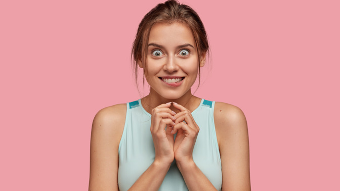 Příběhy o životě: Můj přítel tráví v koupelně více času než já. Připadám si vedle něj jako šmudla