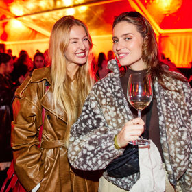 Natálie Kotková s Dominikou Haškovou.