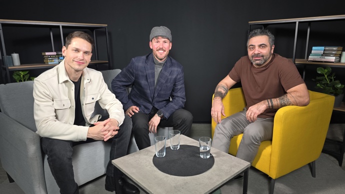 Ondřej Jüngling a Marek "MJ" Kučera v pořadu eXtra Host