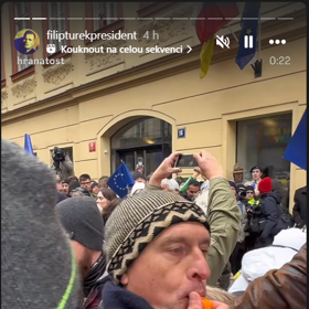 Filip Turek se vysmívá kritikům.