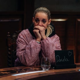 Mia Kirchnerová se u kulatého stolu rozplakala.