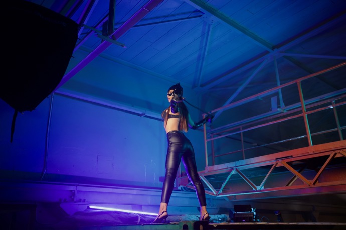 Playmate Caroline zdobí obálku nového vydání časopisu Playboy.