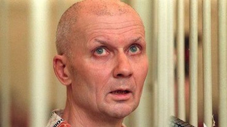 Ruský kanibal Andrej Čikatilo, kterému se přezdívalo také „rostovský řezník“ či „rostovský rozparovač“, zavraždil v letech 1978 až 1990 nejméně 53 žen a dětí.