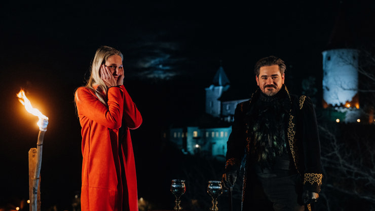 Mia neskrývala své emoce. 