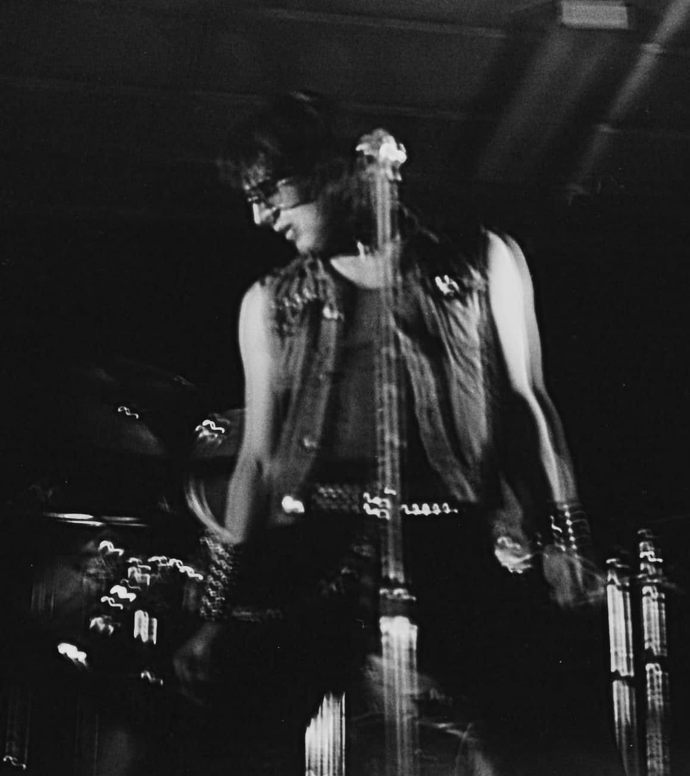 Takhle Aleš Brichta řádil v Kulturním domě Barikádníků v 90. letech. 