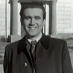 Zdeněk Dítě býval v mládí elegán, obletovaný ženami. Na snímku ve filmu Prstýnek z roku 1944, kdy mu bylo 24 let.