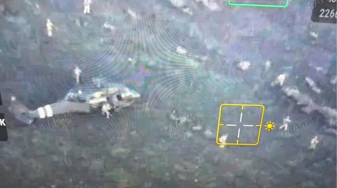 Záběry z údajného útoku ruských dronů na ukrajinský výsadek.